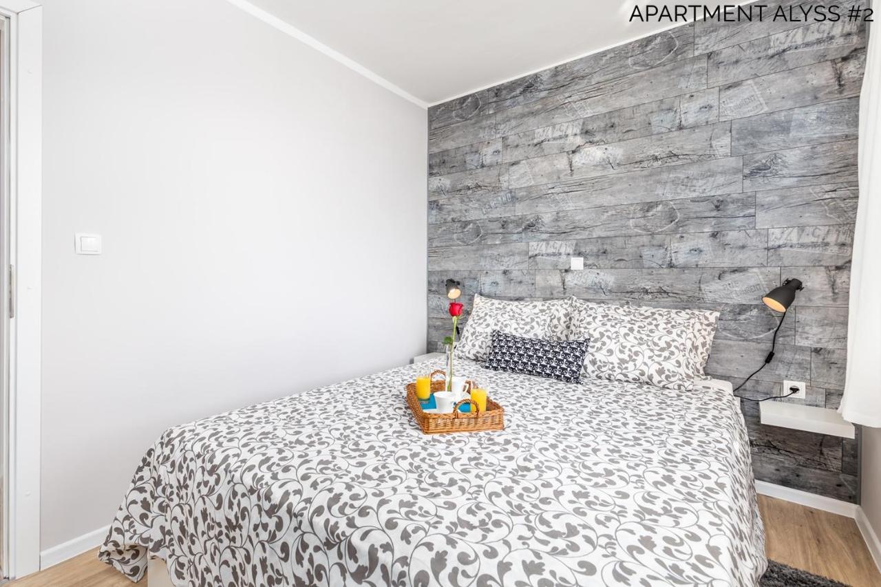 Apartments Alyss Lovran Buitenkant foto